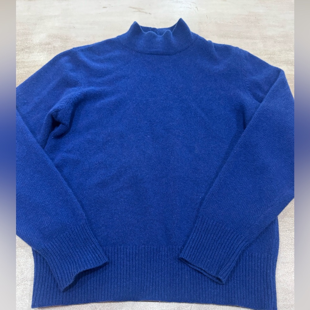 Neiman Marcus Women’s Small  Cashmere Sweater 100% Royal Blue Gorgeous Luxury!